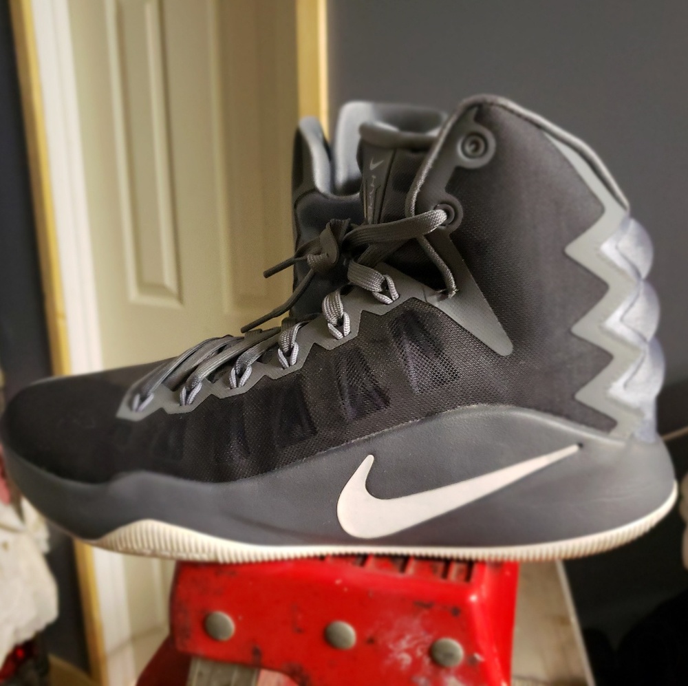 Nike hyperdunk 2016 size 10.5